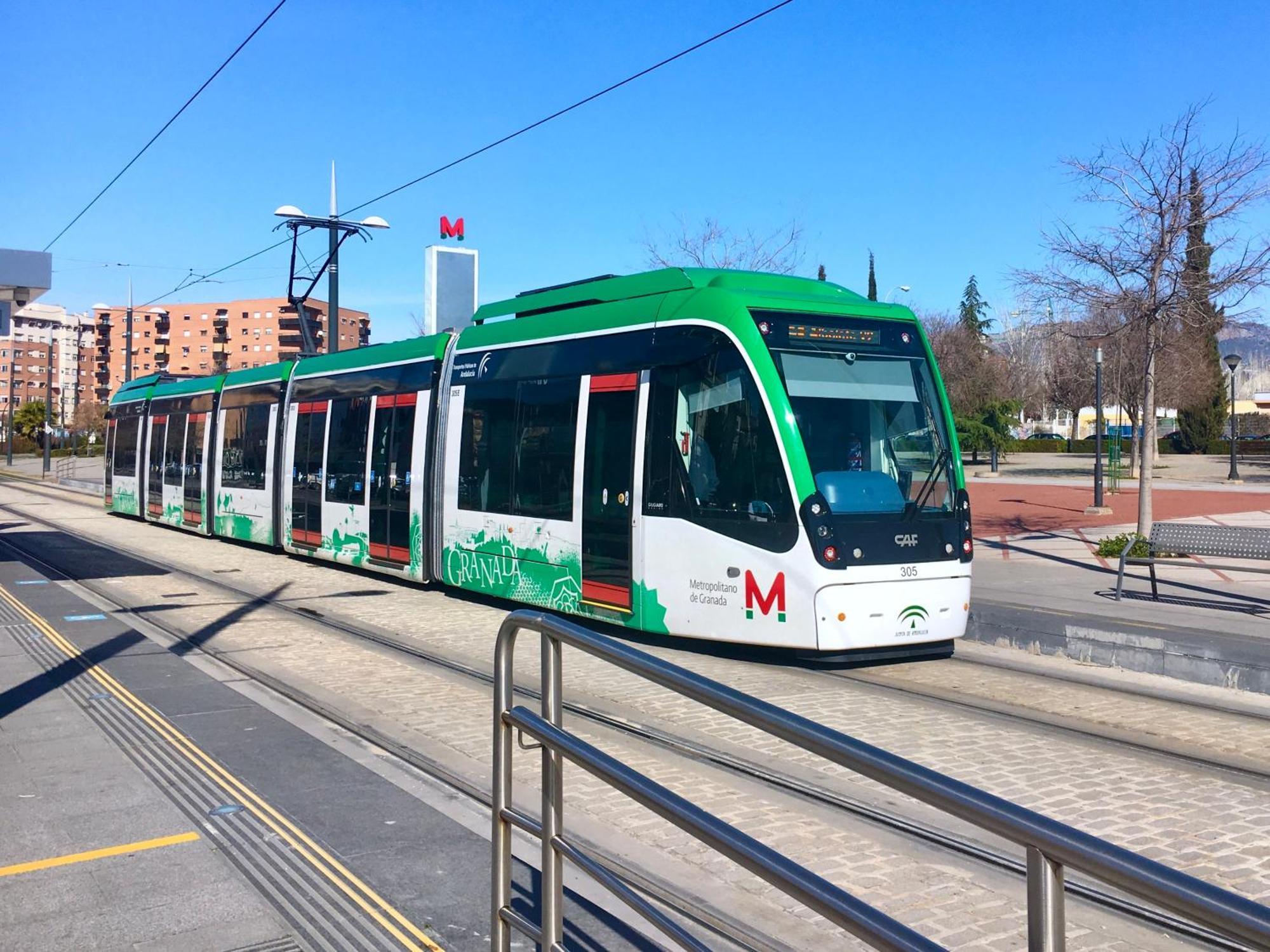 Piso Completo Junto A Parada De Metro *